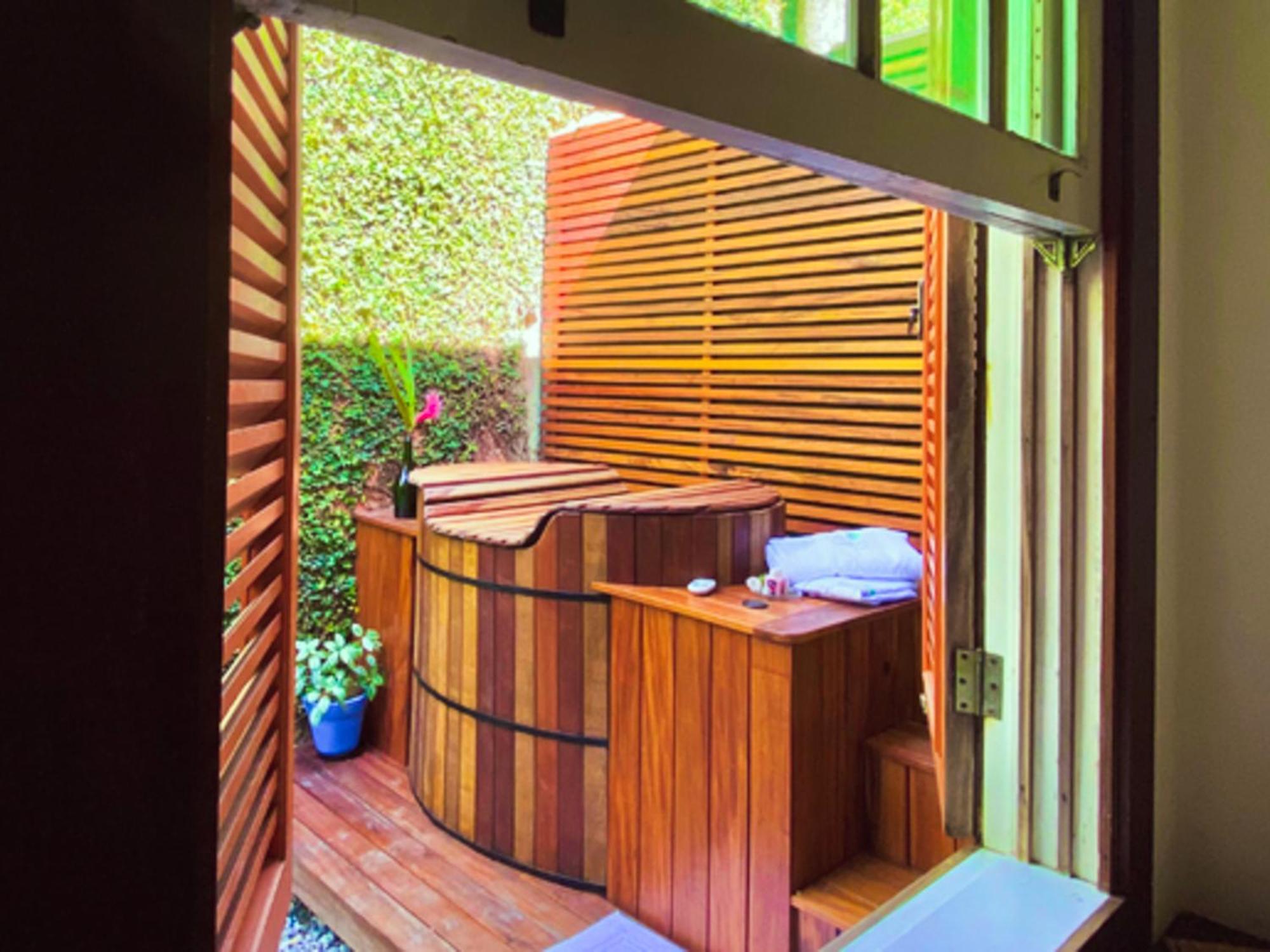 Velinn Pousada Gaia Gardens Araquari Exteriör bild